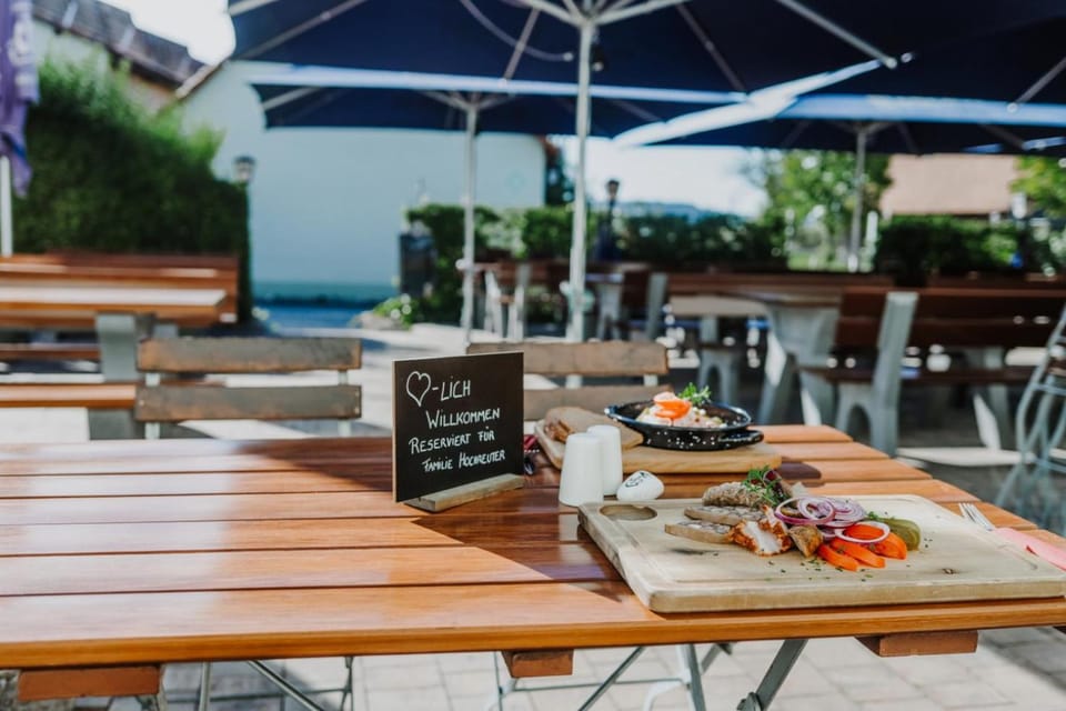 Restaurant/places to eat, Food and drinks