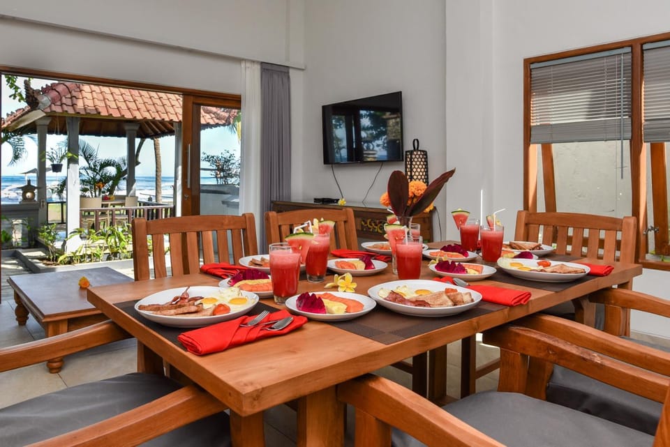 Food and drinks, Dining area, Food
