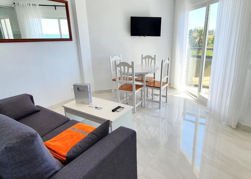 TV and multimedia, Living room, Dining area