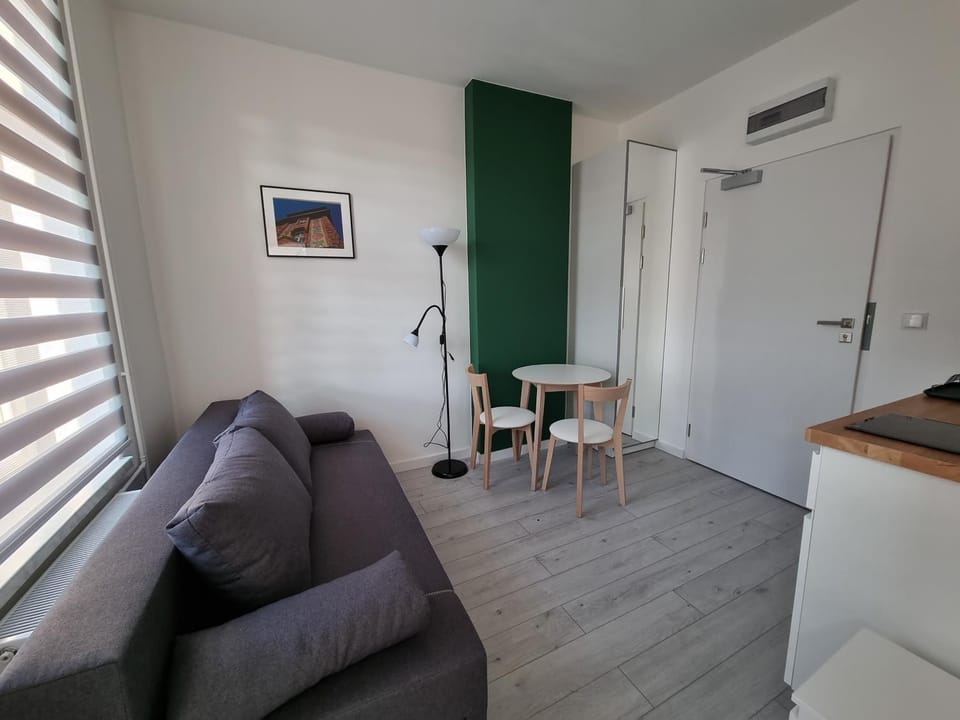 Bed, Living room
