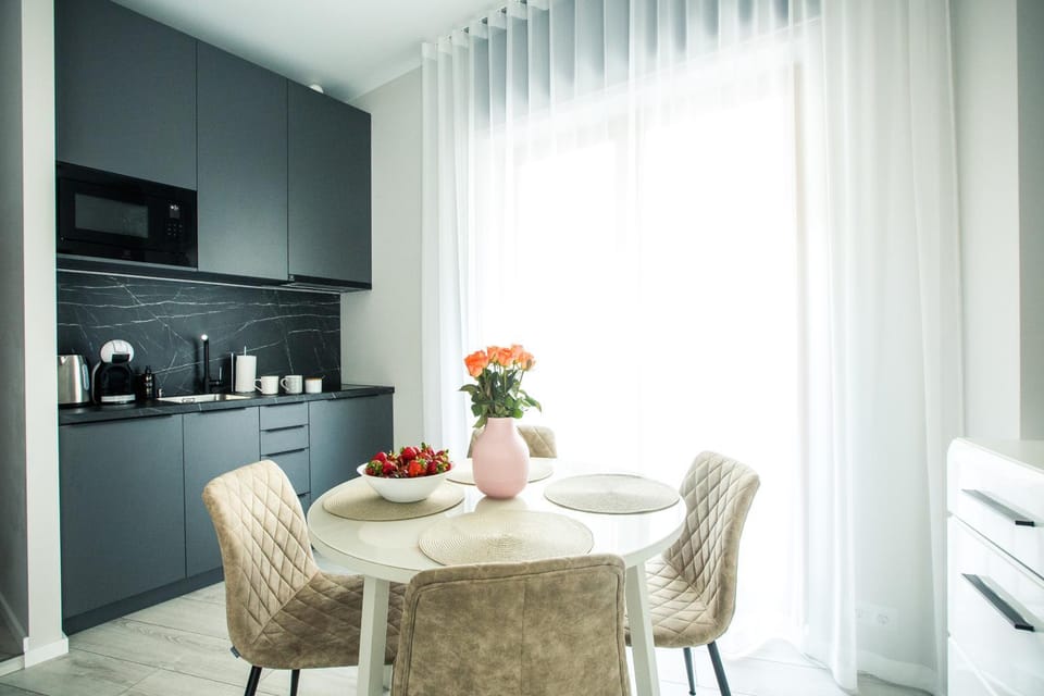 Coffee/tea facilities, Kitchen or kitchenette, Dining area