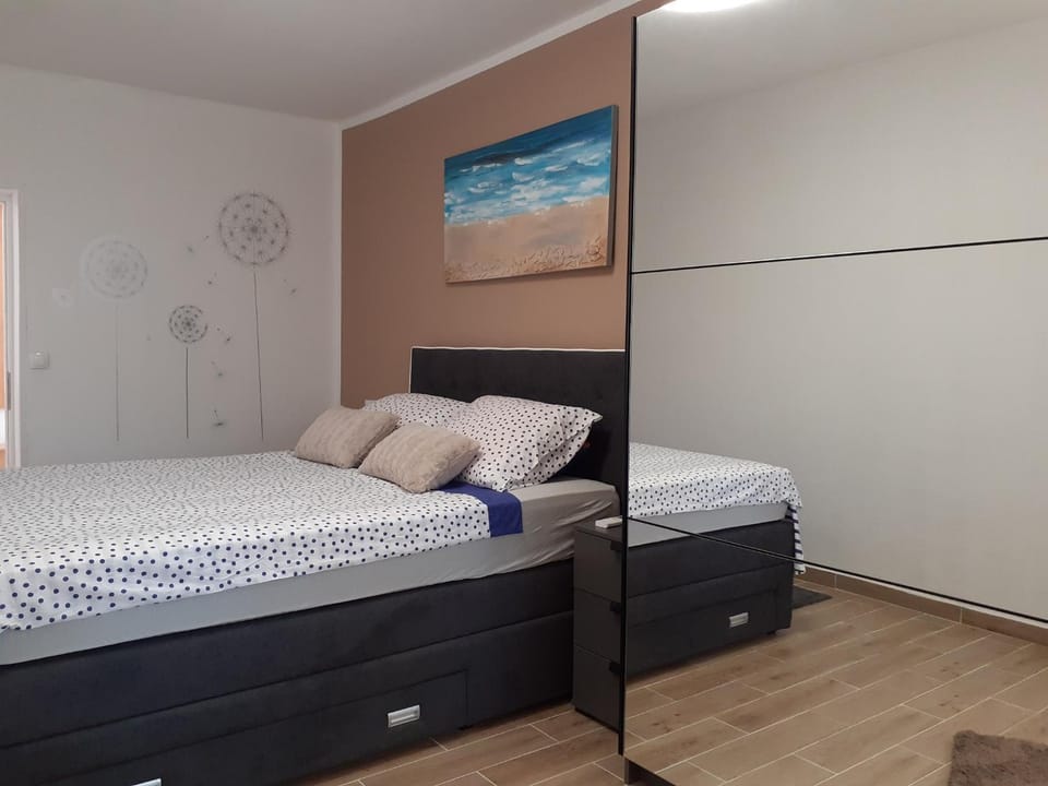 Bed, Bedroom, wardrobe