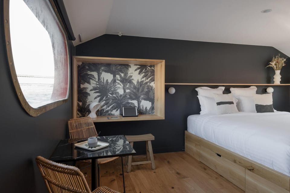 LA PENICHE - Bed And Bicycle - Tournon Bed and Breakfast in Provence-Alpes-Côte d'Azur