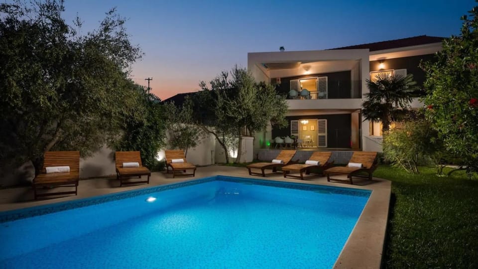 Property building, Patio, Night, Garden, Garden view, Pool view, Swimming pool, sunbed