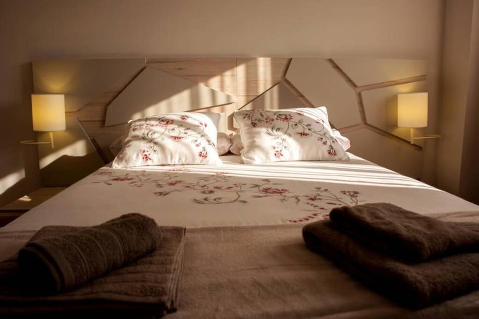 Bed, Bedroom