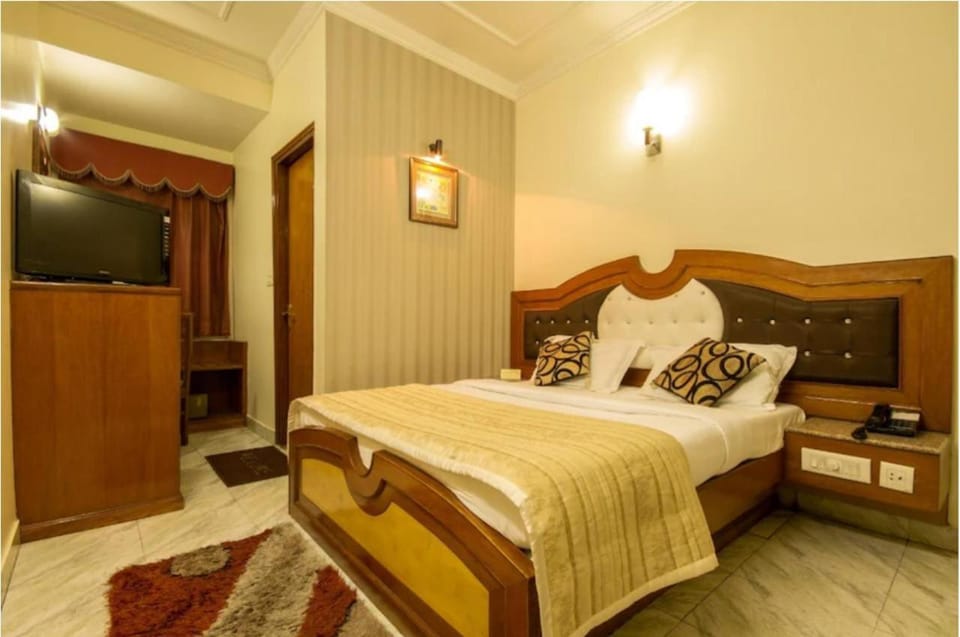 Toilet, Bed
