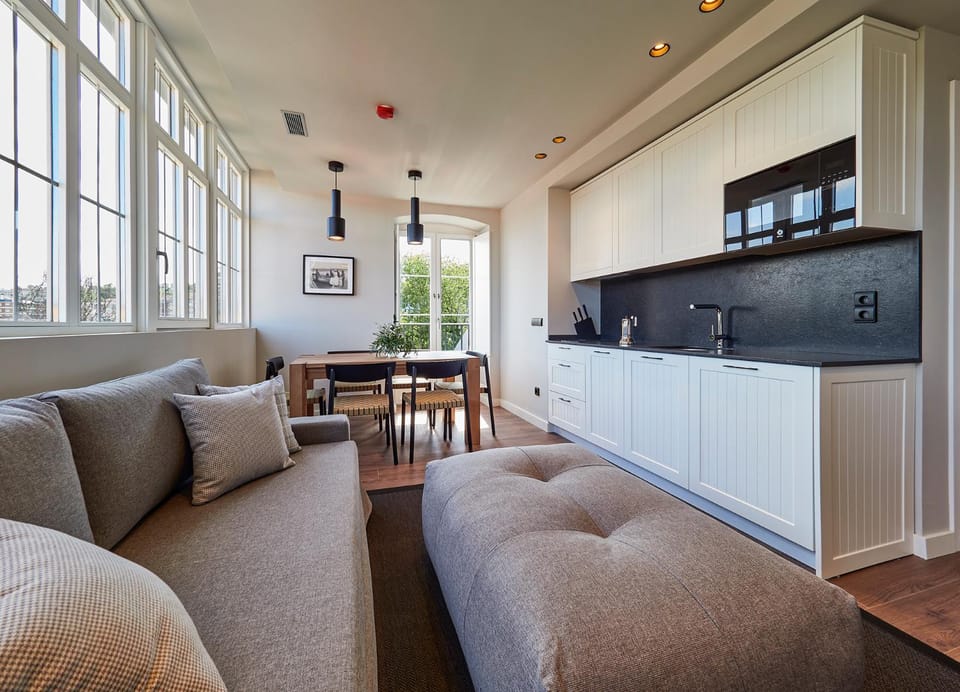 Kitchen or kitchenette, Seating area