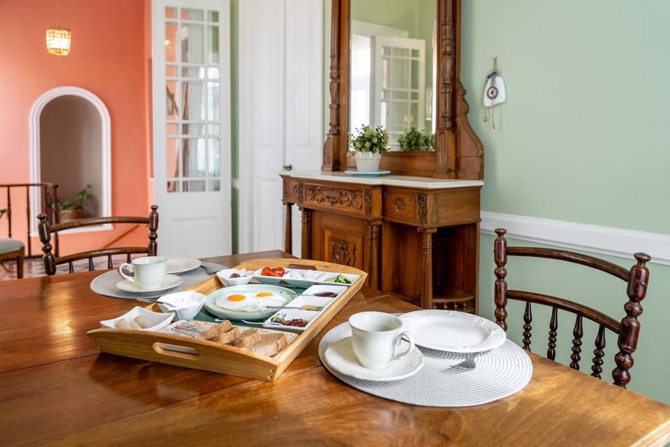 Coffee/tea facilities, Food and drinks, Dining area, Food, Breakfast
