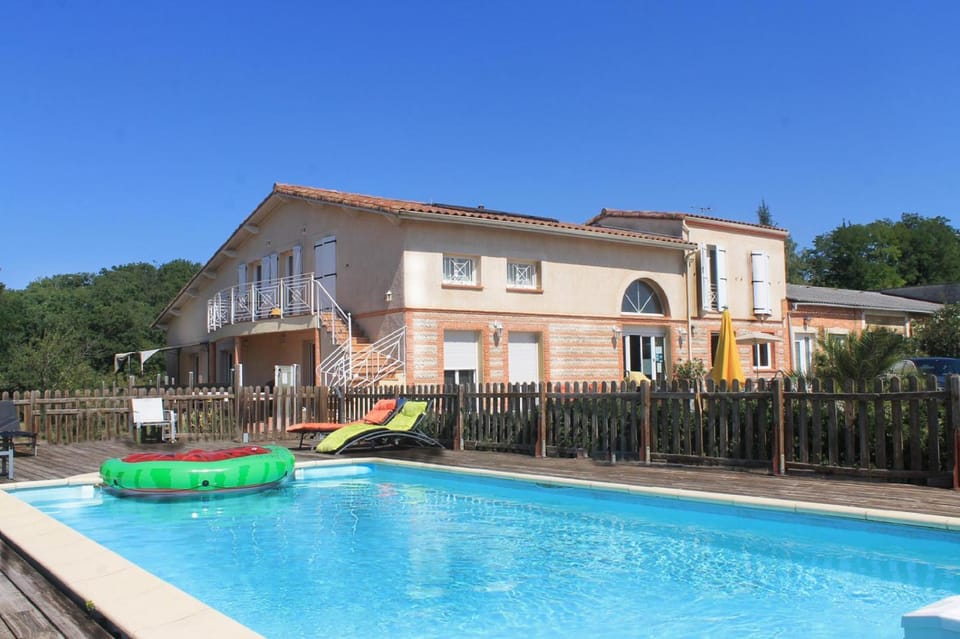Property building, Pool view