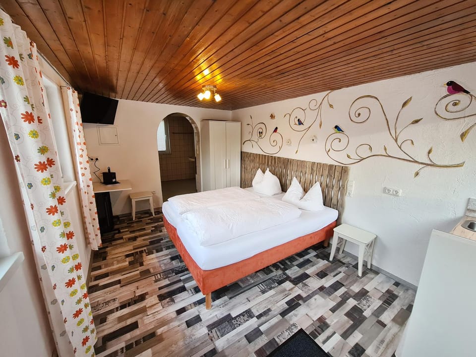 Photo of the whole room, Bedroom