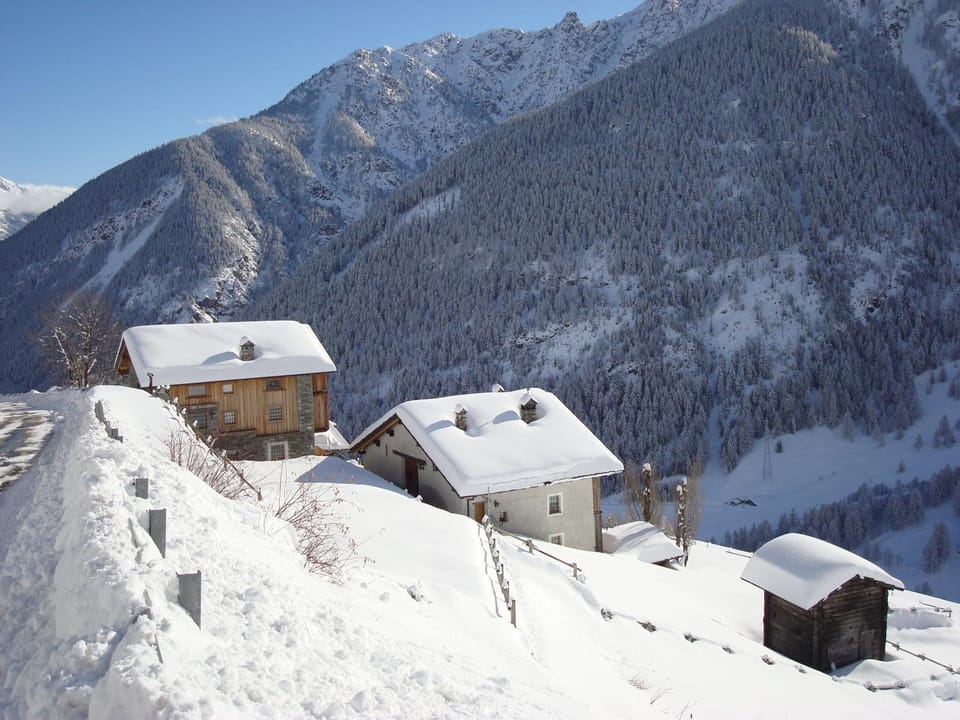 Property building, Neighbourhood, Winter, View (from property/room)