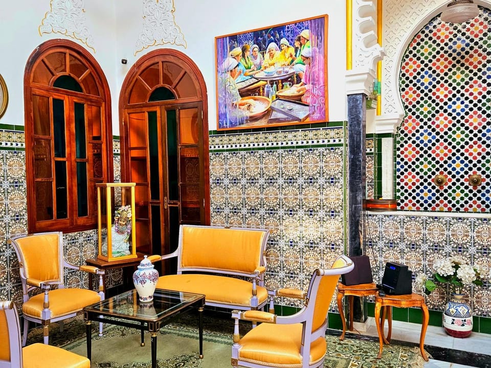 Living room, Seating area