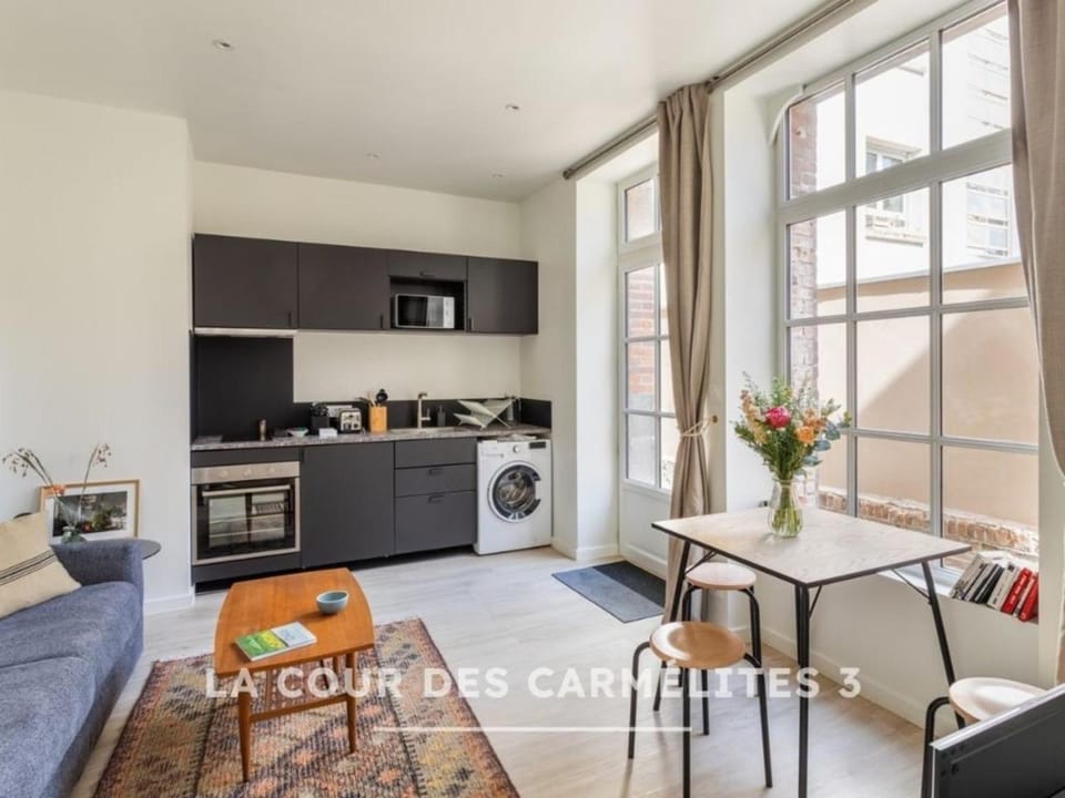 Kitchen or kitchenette, Living room