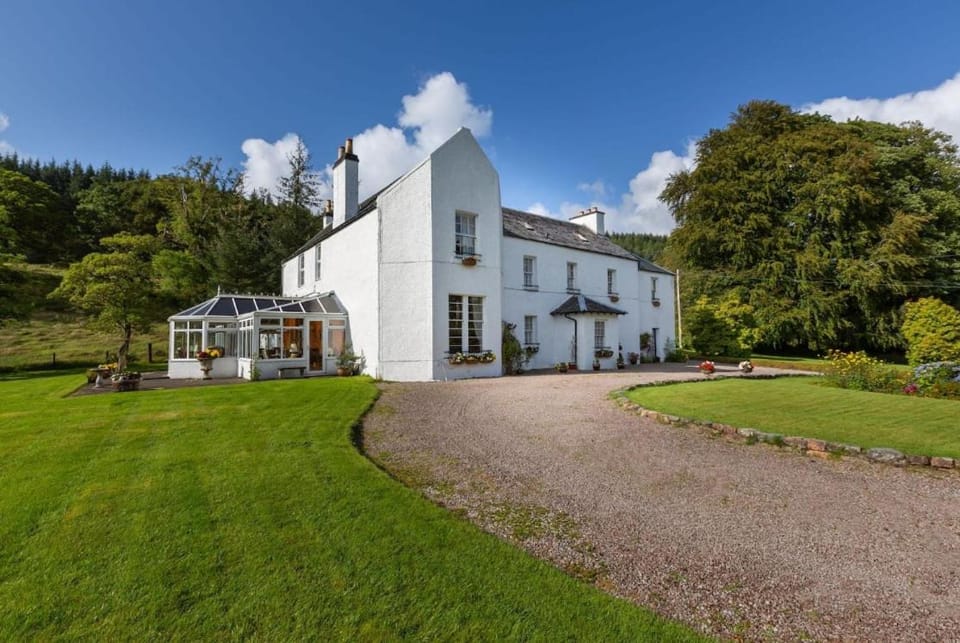 Property building, Day, Natural landscape, Garden view