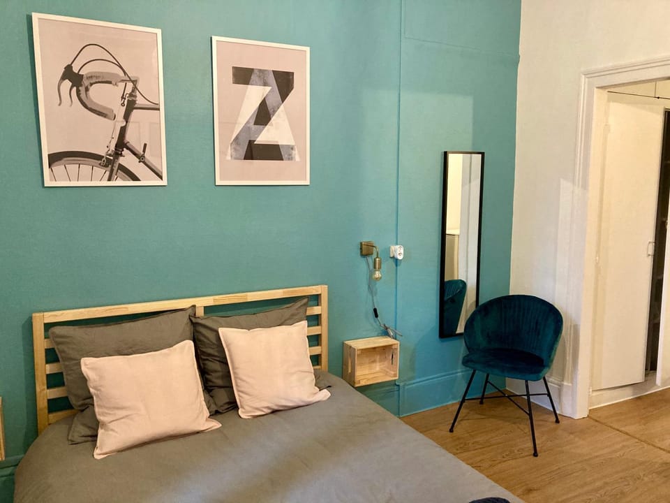 Bed, Photo of the whole room, Bedroom
