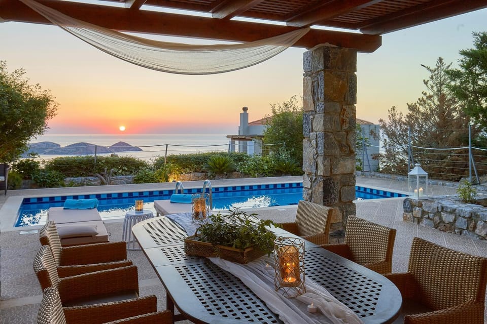 Dining area, Sea view, Swimming pool, Swimming pool