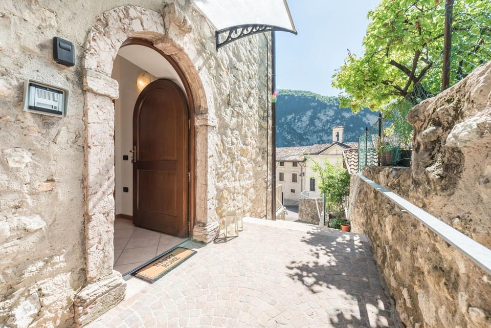 Appartamento Ania vista castello Apartment in Tenno