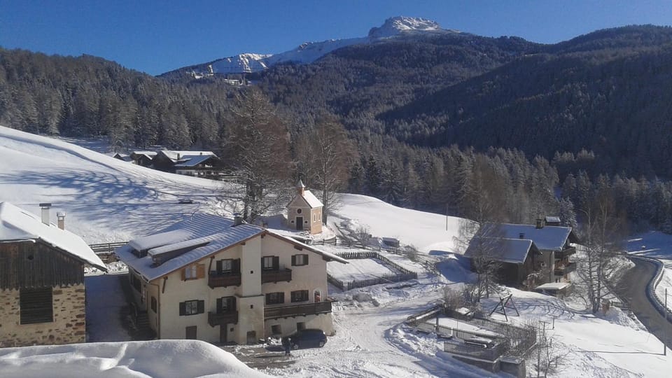 Property building, Neighbourhood, Natural landscape, Winter, Hiking, Mountain view