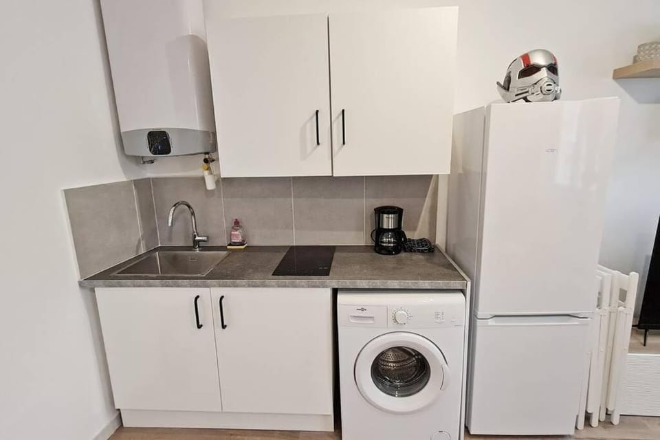GregBnb - Centre Ancien - T2 Street Art - Wifi Apartment in Toulon