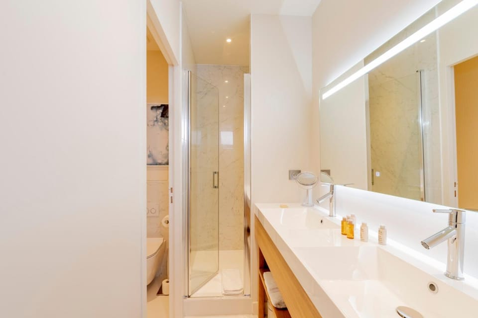 Shower, Toilet, Bathroom