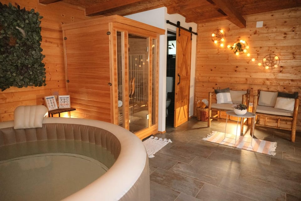 Hot Tub, Sauna, Spa and wellness centre/facilities