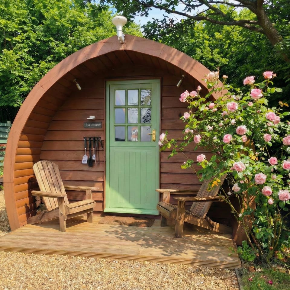 Property building, Facade/entrance, Seating area