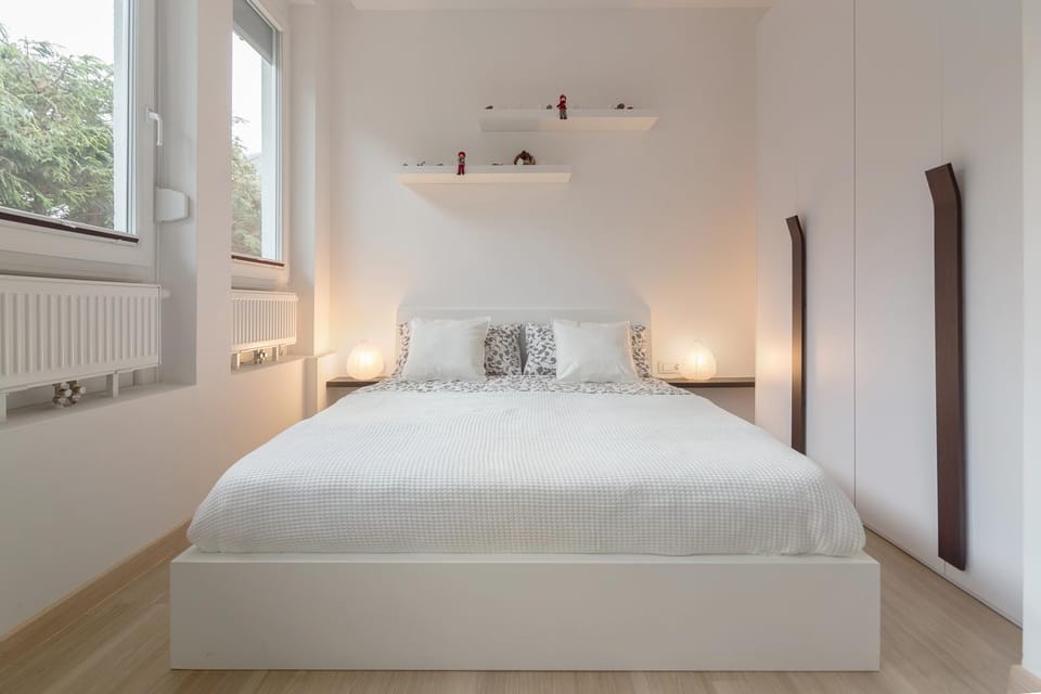 Bed, Photo of the whole room, Bedroom