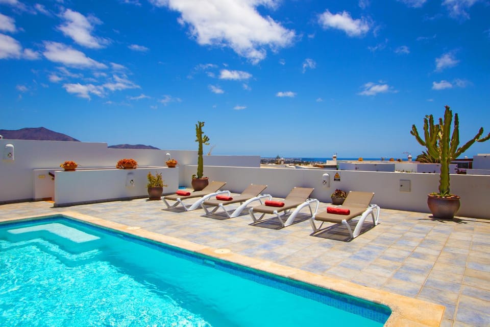Las Chimeneas House in Playa Blanca