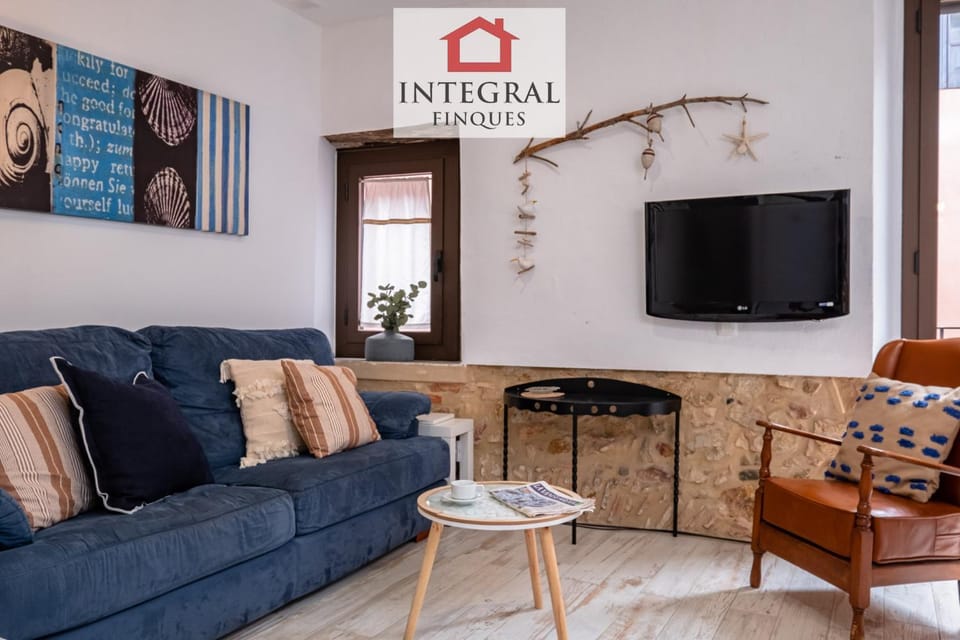 Communal lounge/ TV room, TV and multimedia, Seating area