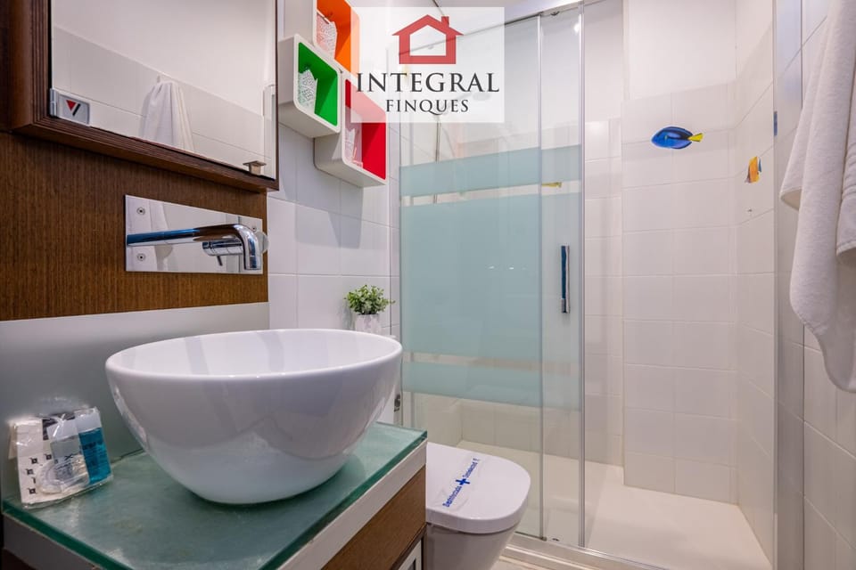 Shower, Bathroom