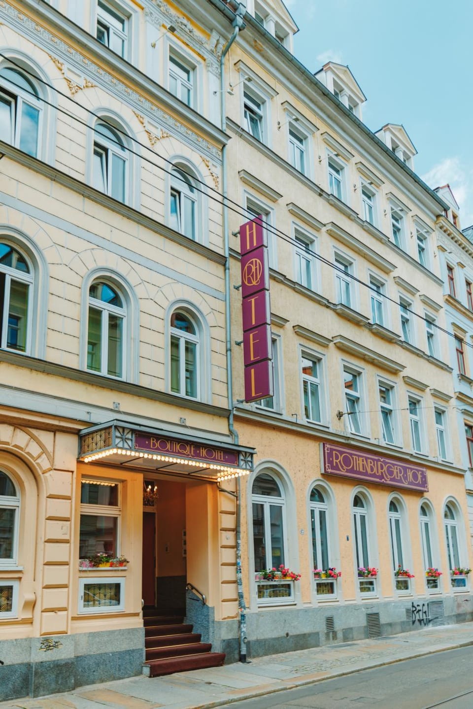 Property building, Property building, Facade/entrance
