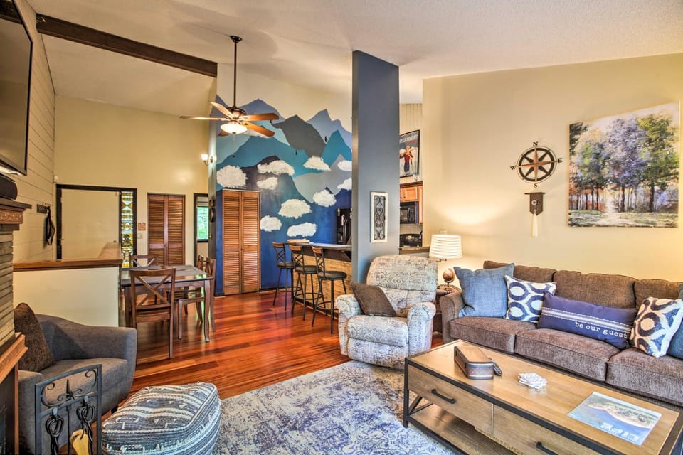 Cozy Wintergreen Resort Condo: Walk to Ski Lifts! House in Massies Mill