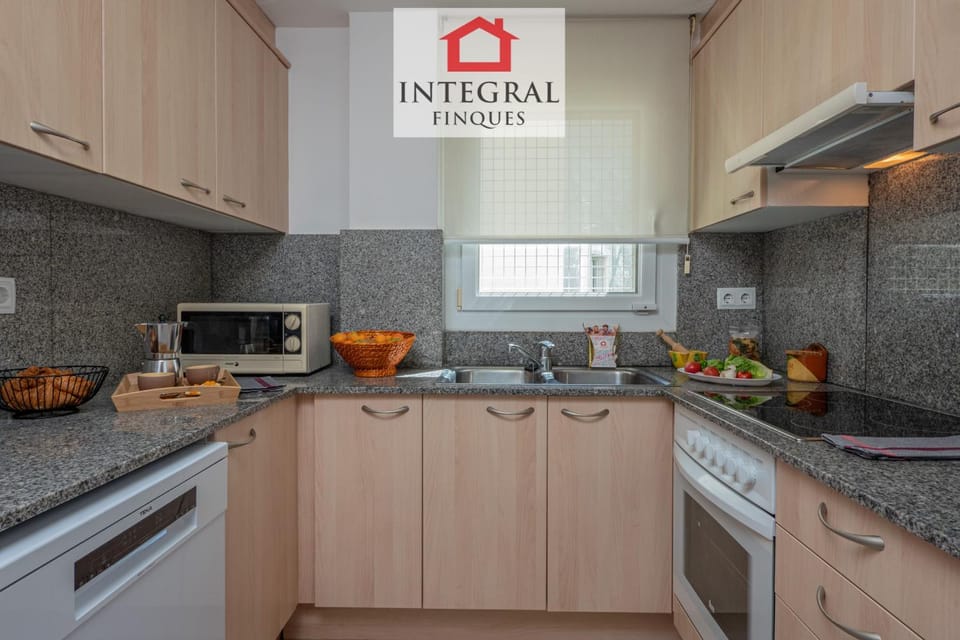 Kitchen or kitchenette, kitchen