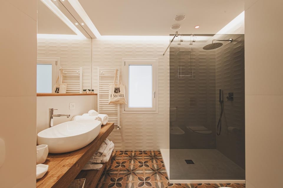 Shower, Bathroom, towels