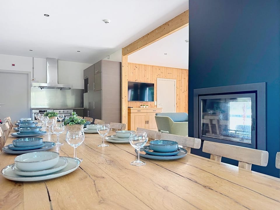 Dining area, kitchen