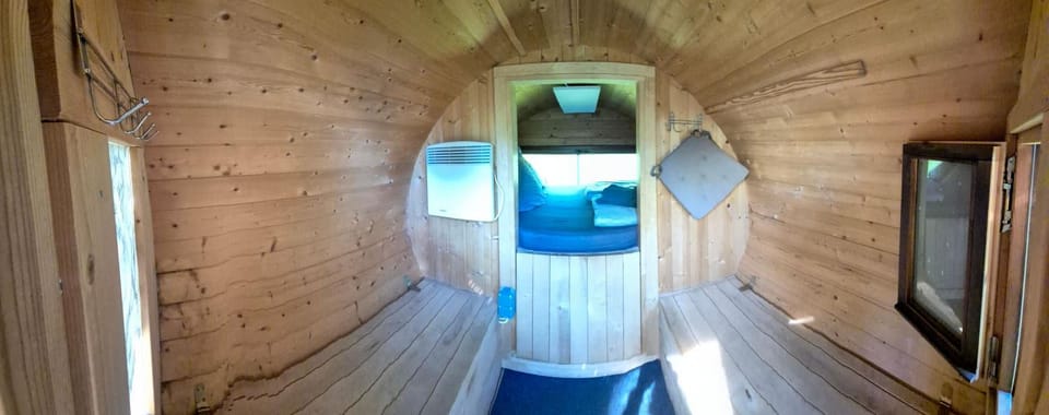 Mini Hotel Übernachten Im Gurkenfass Hotel in Lübbenau