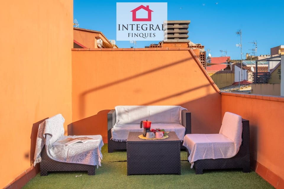 Off site, Day, Balcony/Terrace, furniture