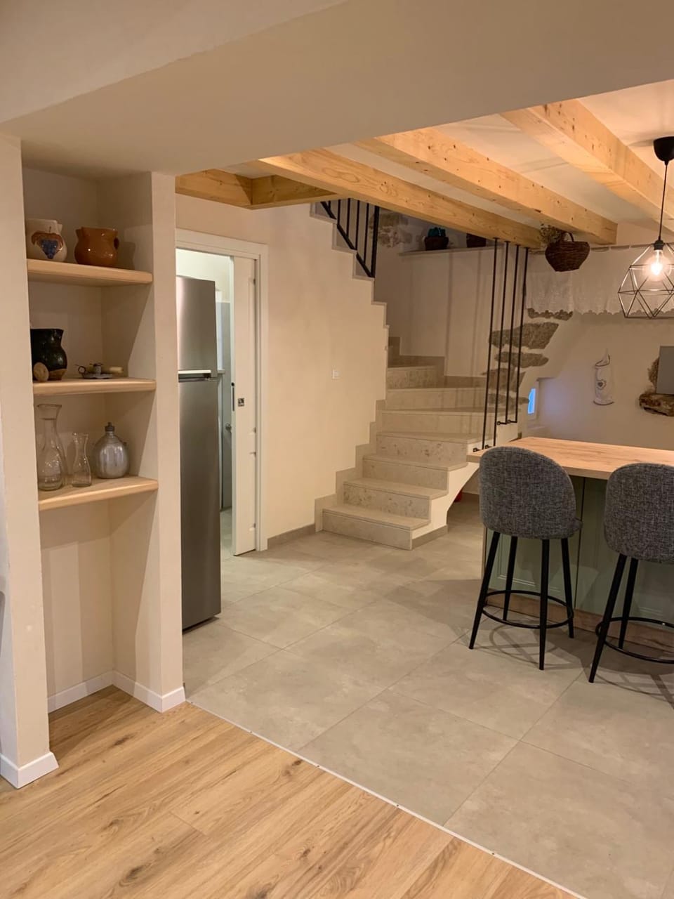 Seating area, Dining area