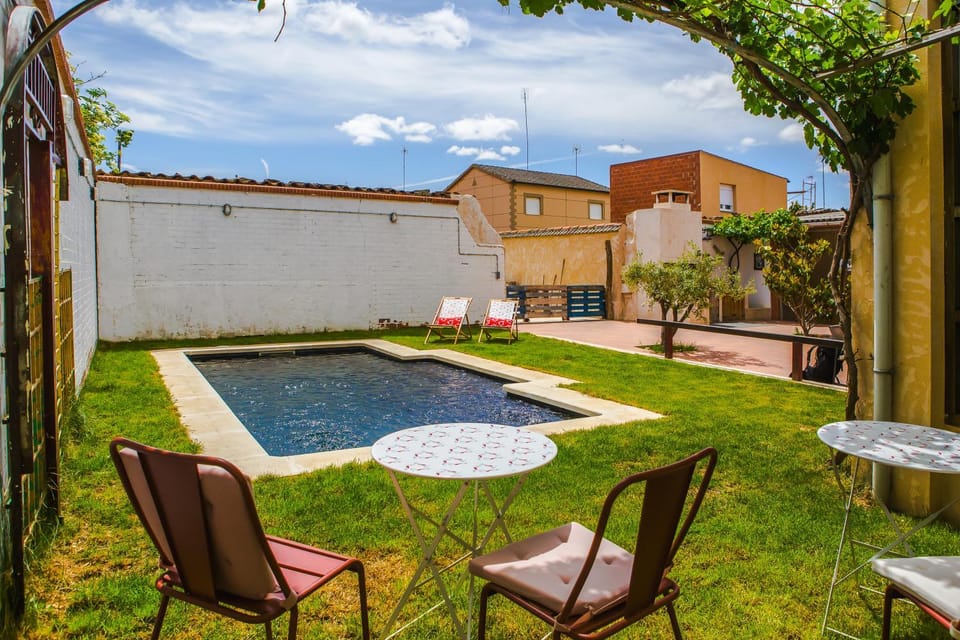 BBQ facilities, Garden, Swimming pool