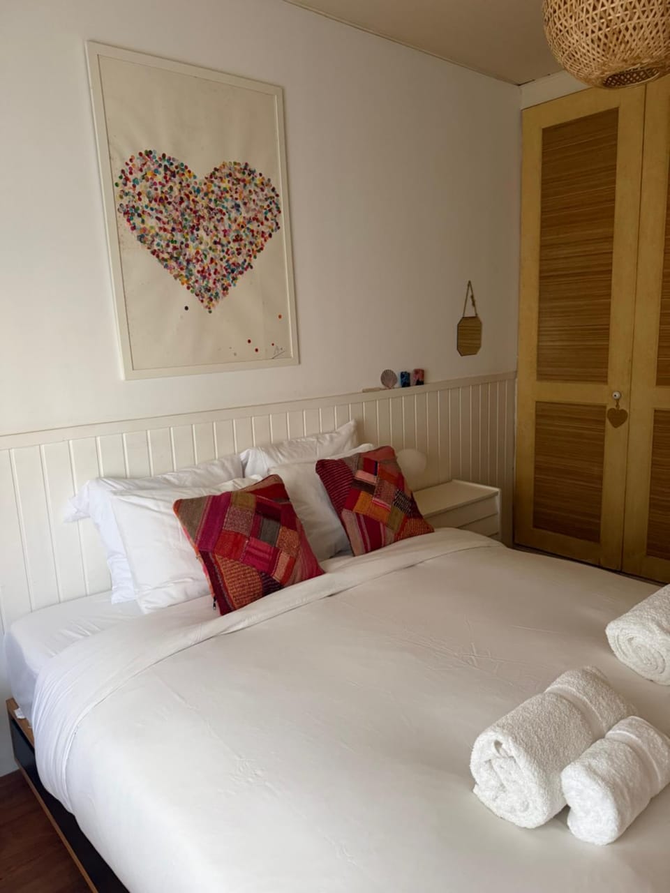 Bed, Decorative detail, Bedroom, wardrobe