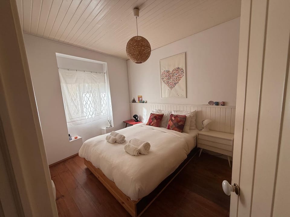 Bed, Decorative detail, Bedroom, wardrobe