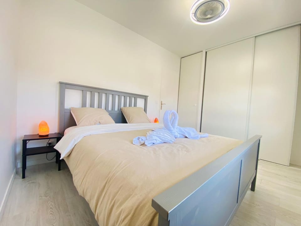 Arcachon Situation exceptionnelle proche plage, ménage et draps compris Apartment in Arcachon