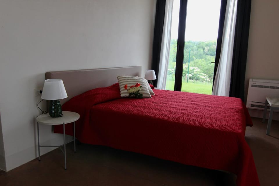 Bed, Garden view