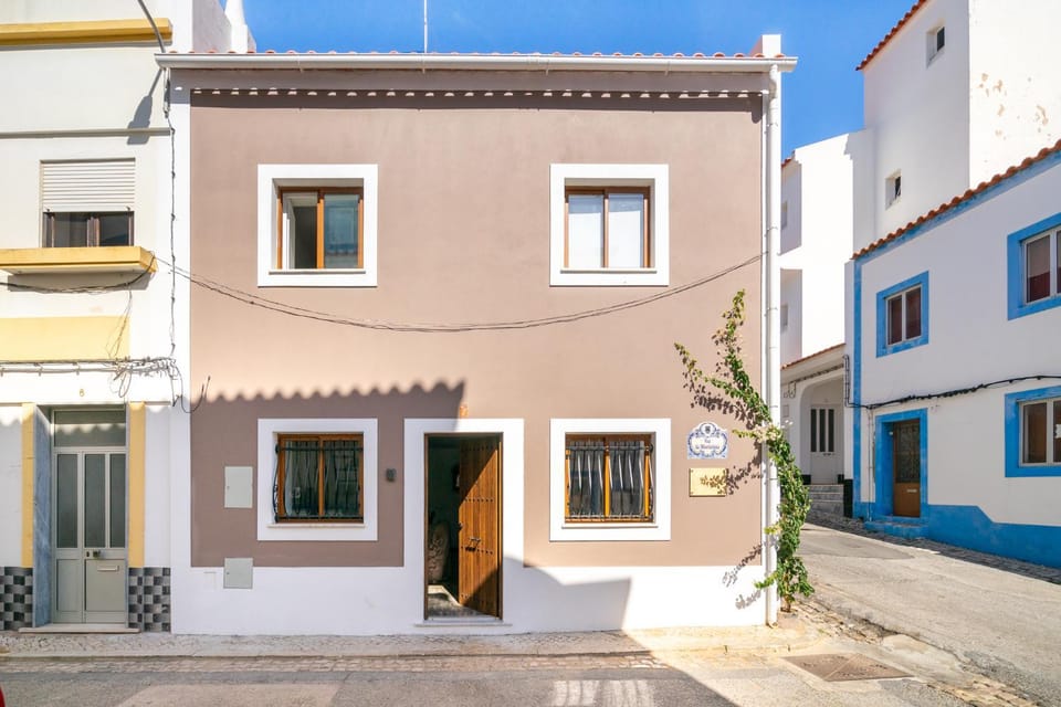 Casa Celeiro House in Faro District