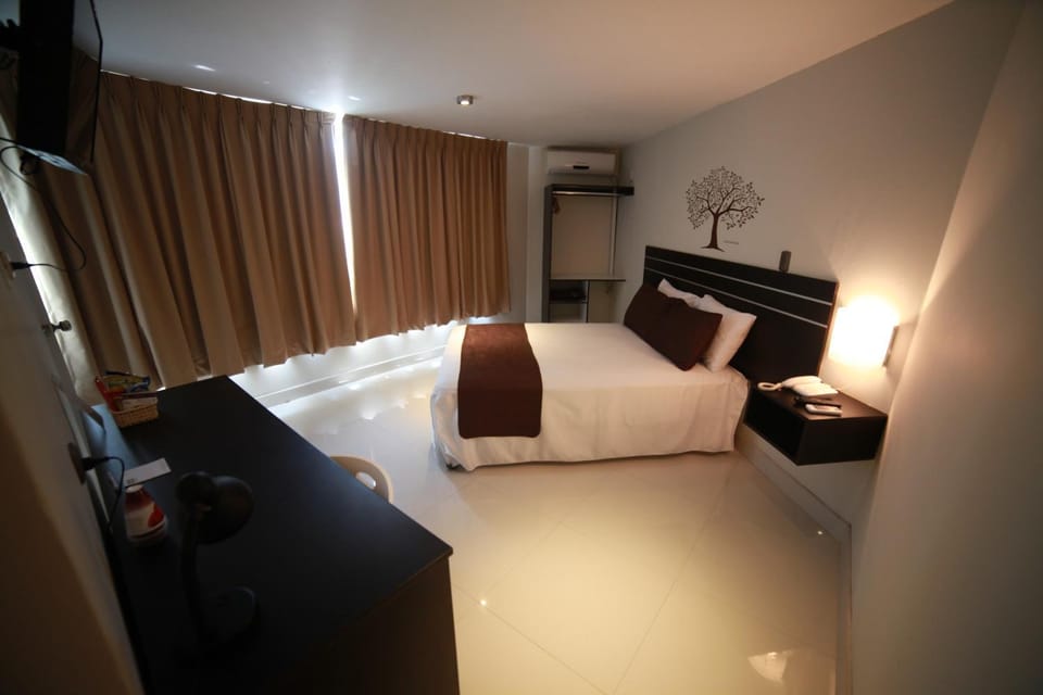 Bed, Photo of the whole room, Bedroom, hair dresser, air conditioner