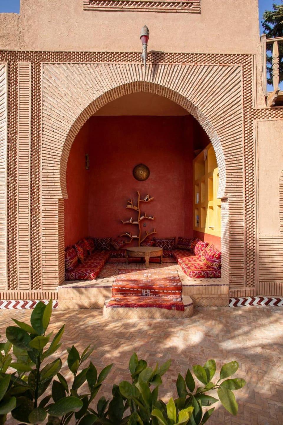 Communal lounge/ TV room, Garden