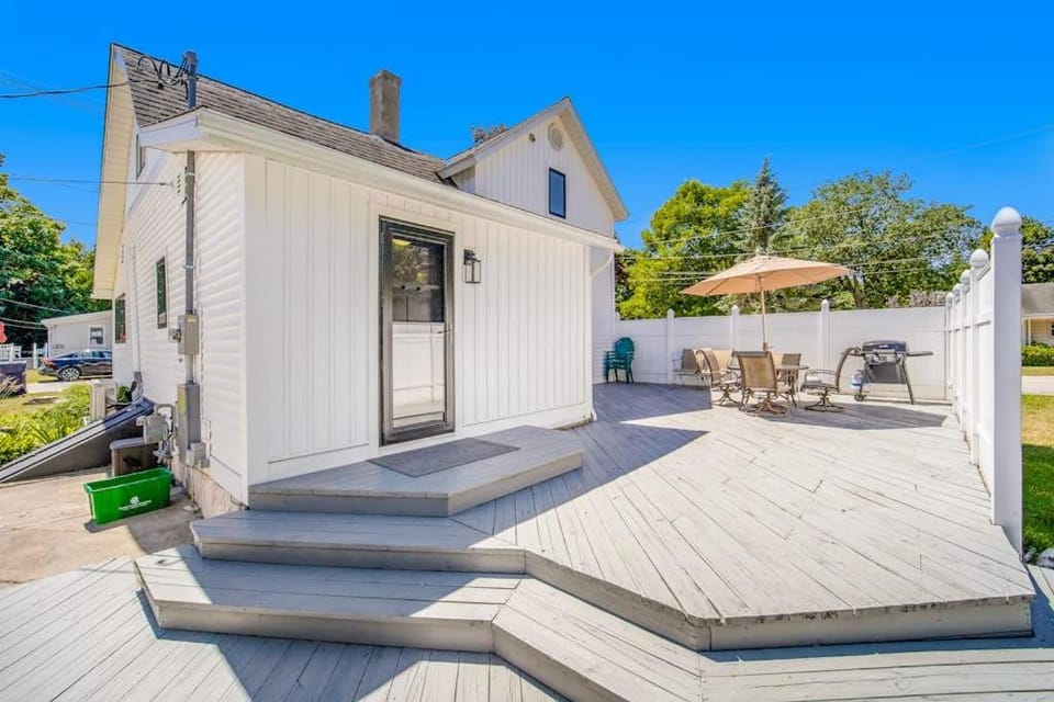 Harbor Charm House in Harbor Springs