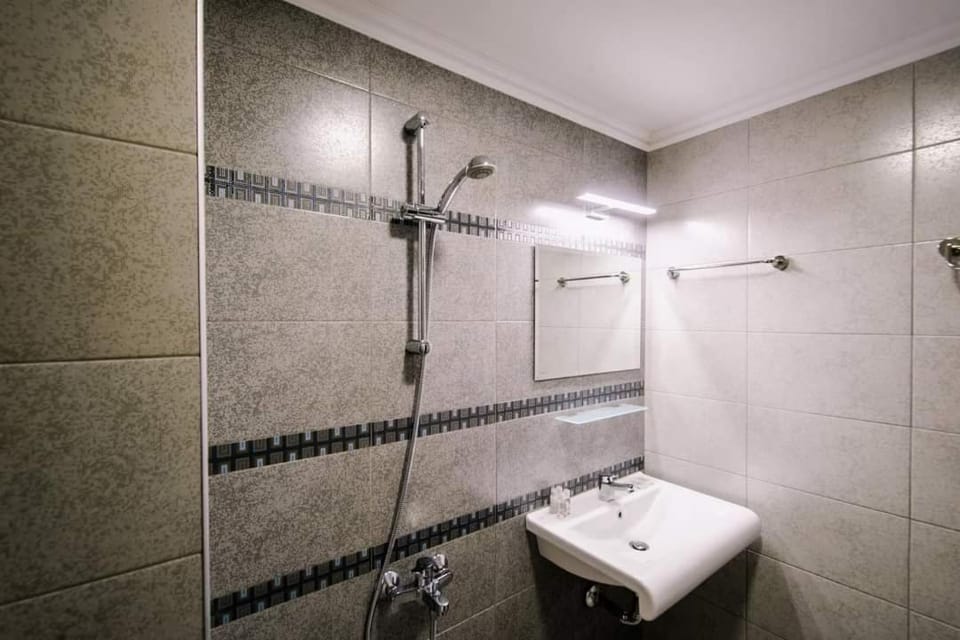 Хотел ПИРГУЛЯ Hotel in Jambol, Bulgaria