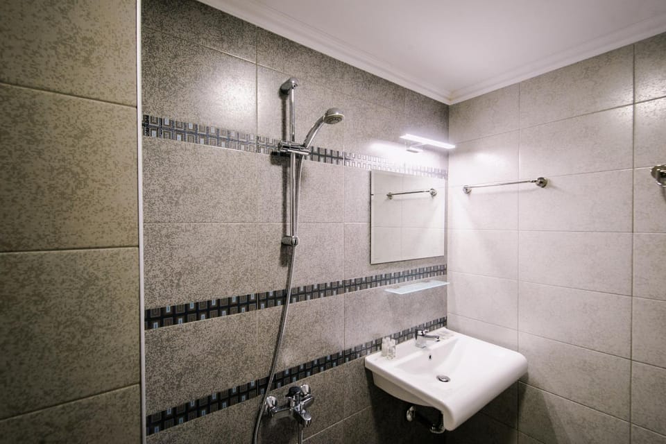 Хотел ПИРГУЛЯ Hotel in Jambol, Bulgaria