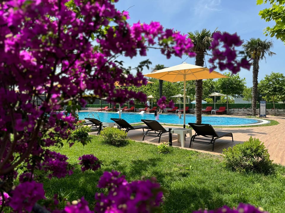 Hotel Qetesia-Te Indriti Hotel in Montenegro